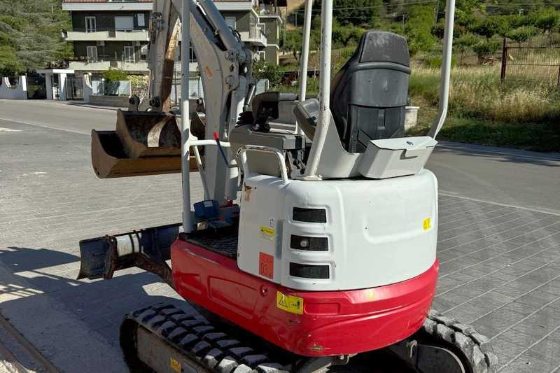 OmecoHub - Immagine TAKEUCHI TB215R